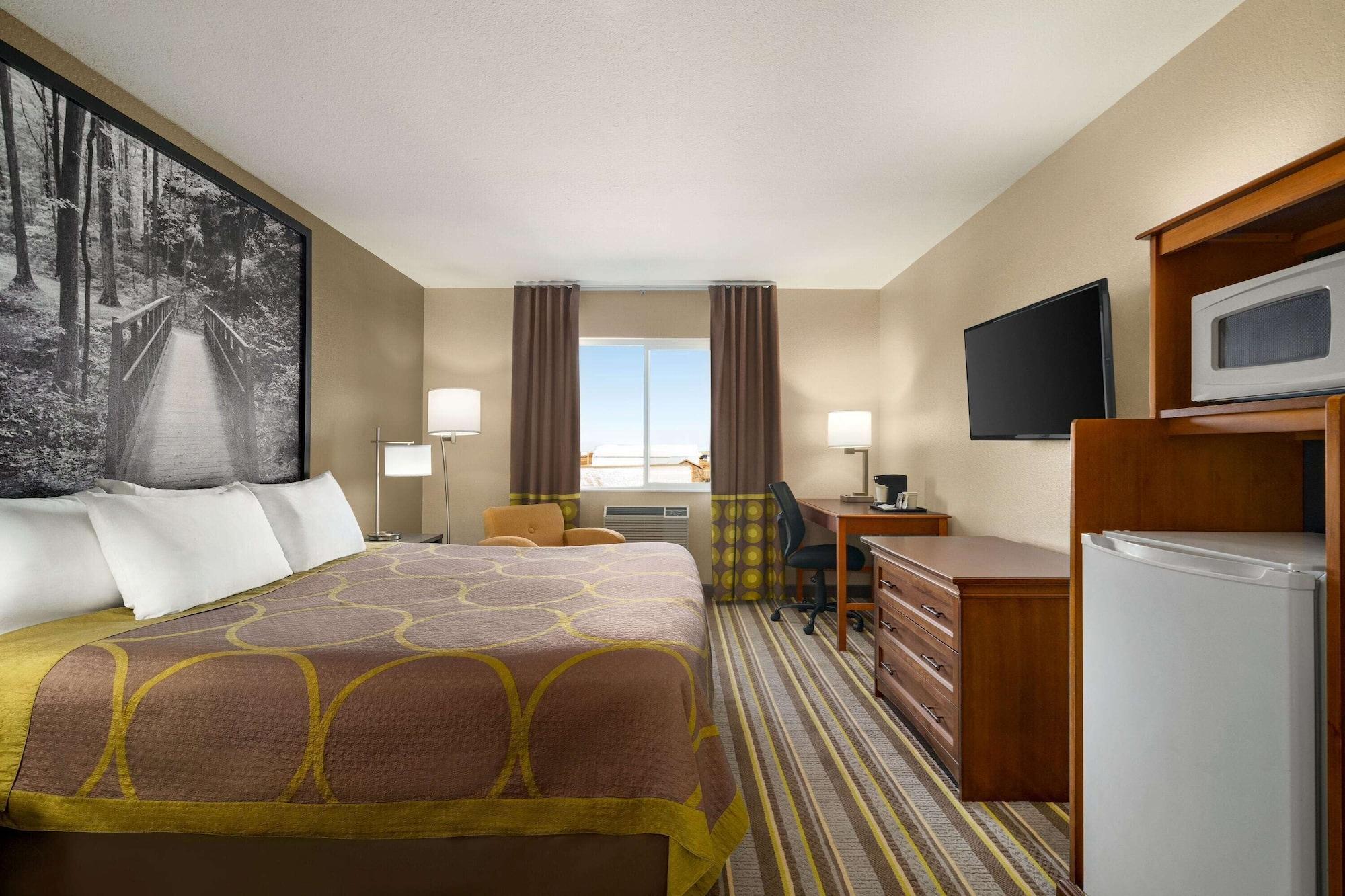 Super 8 By Wyndham Ks Liberal