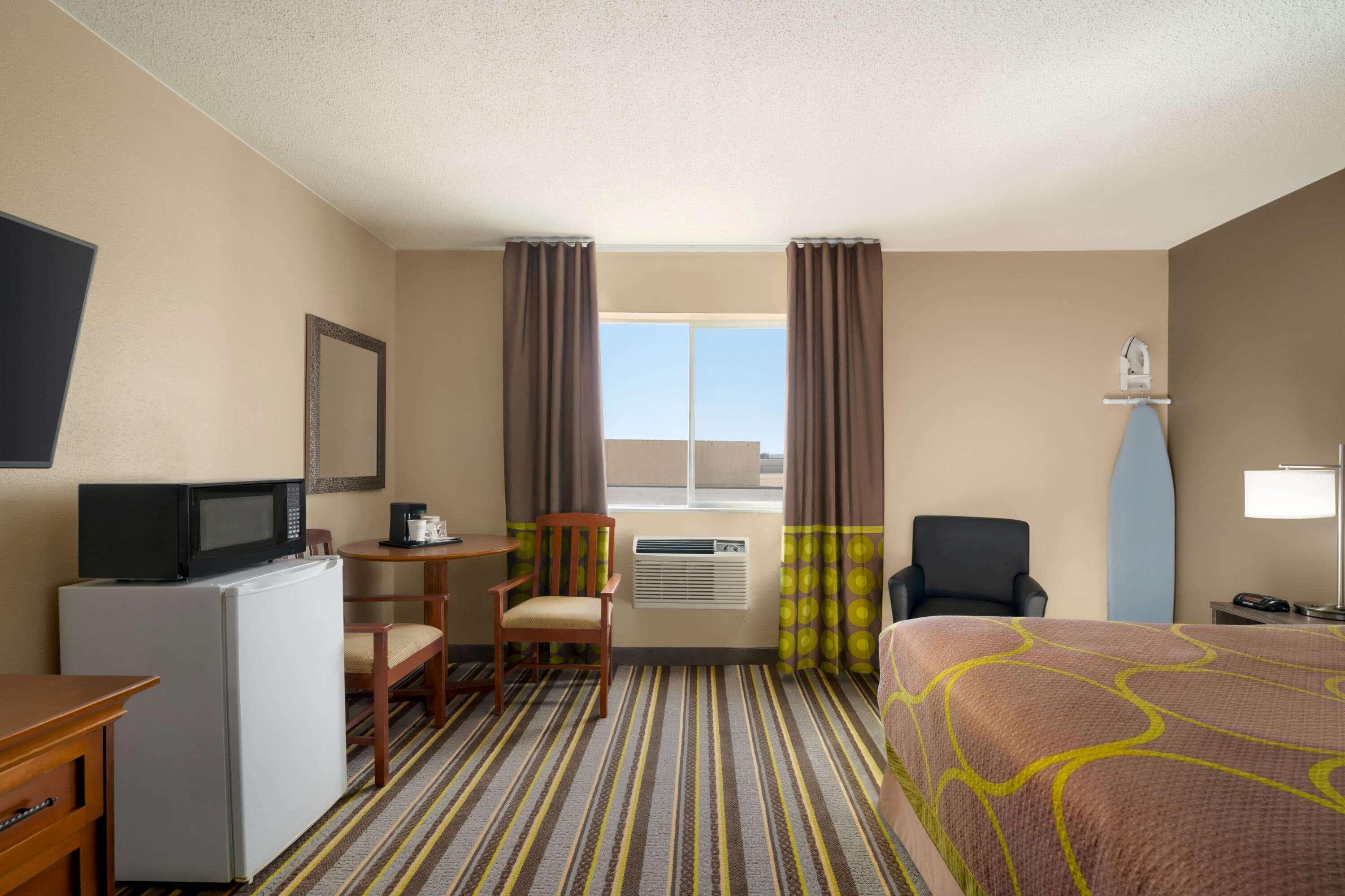 Super 8 By Wyndham Ks Hotel 3*