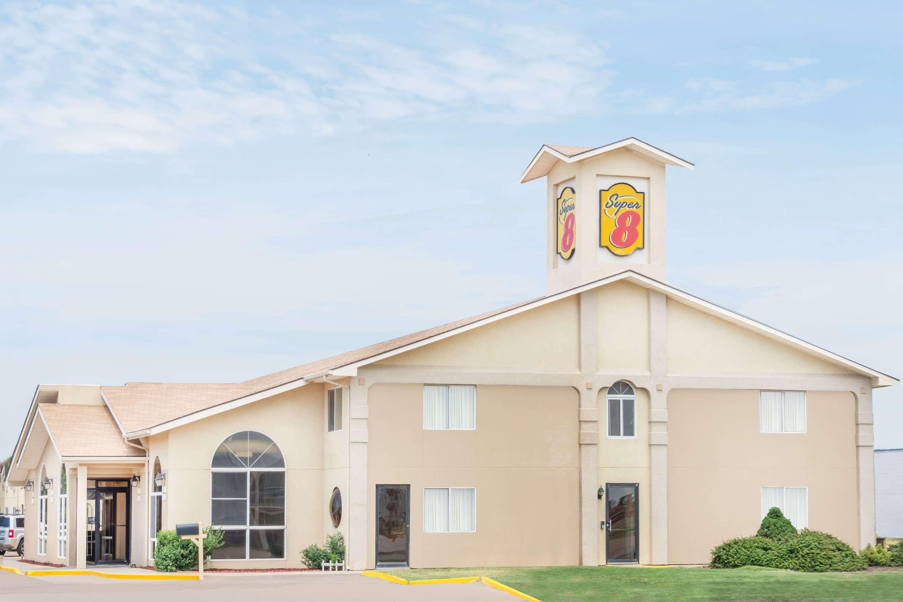Super 8 By Wyndham Ks