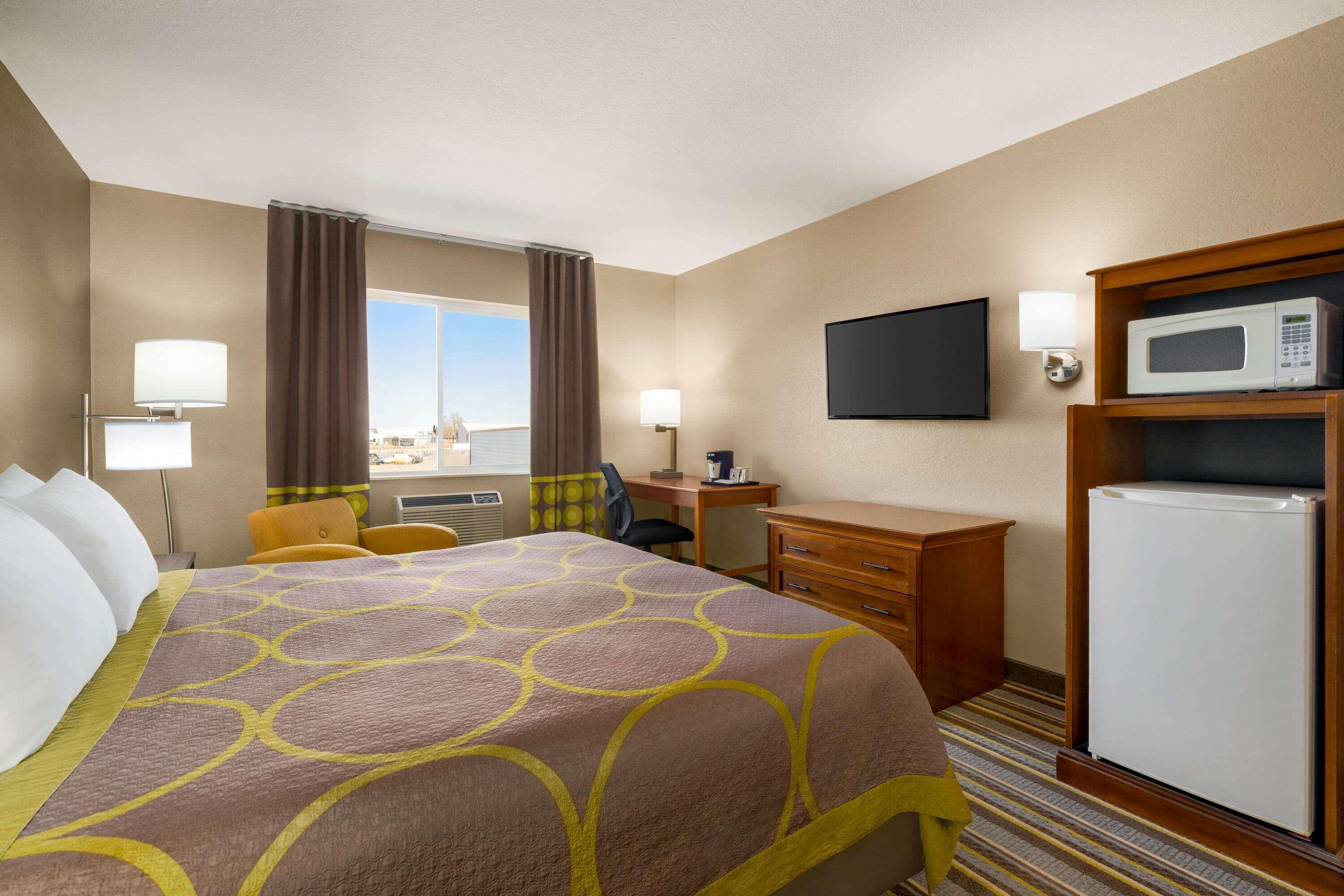 Super 8 By Wyndham Ks Hotel
