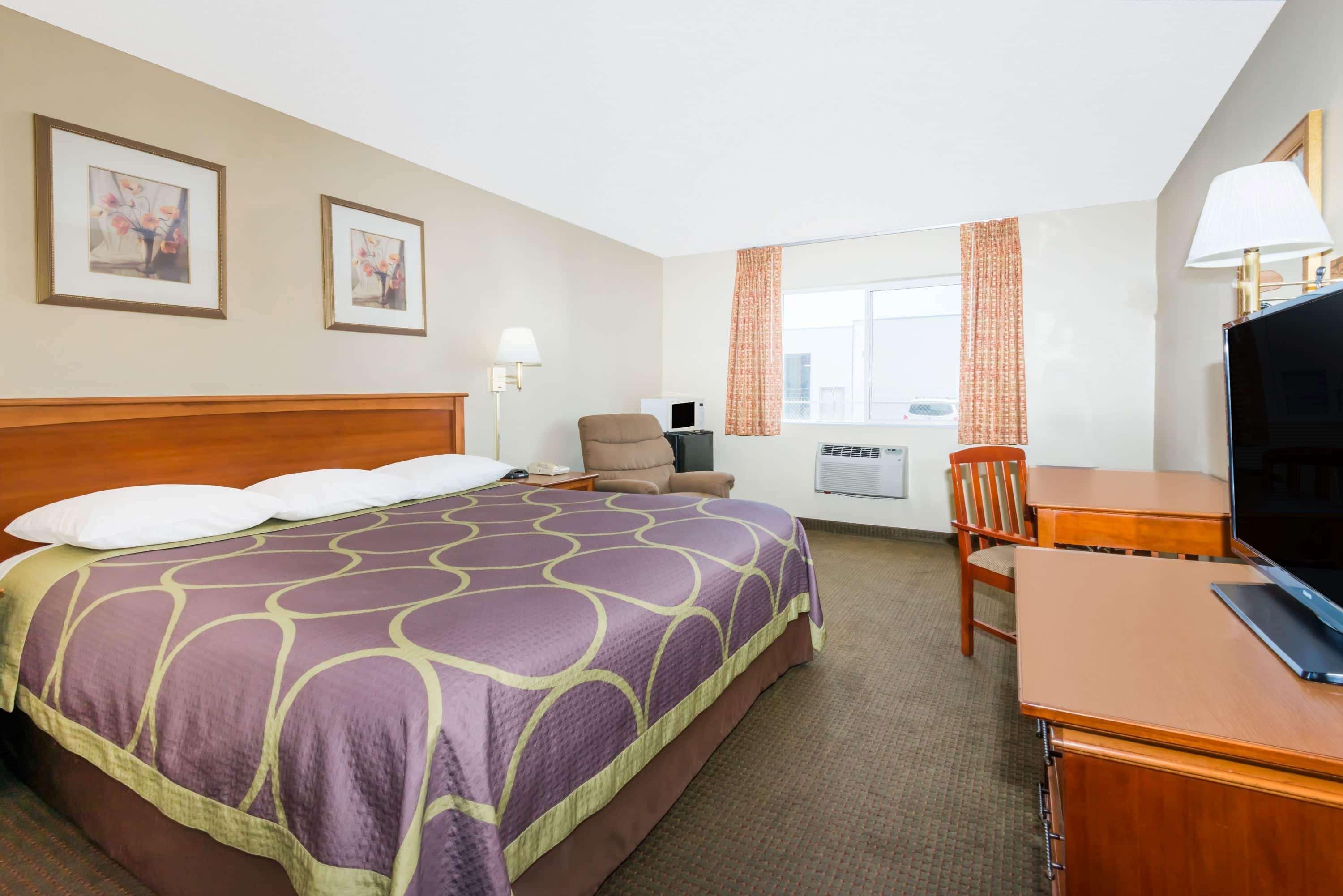 Super 8 By Wyndham Ks