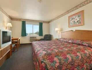 Super 8 By Wyndham Ks Hotel Liberal